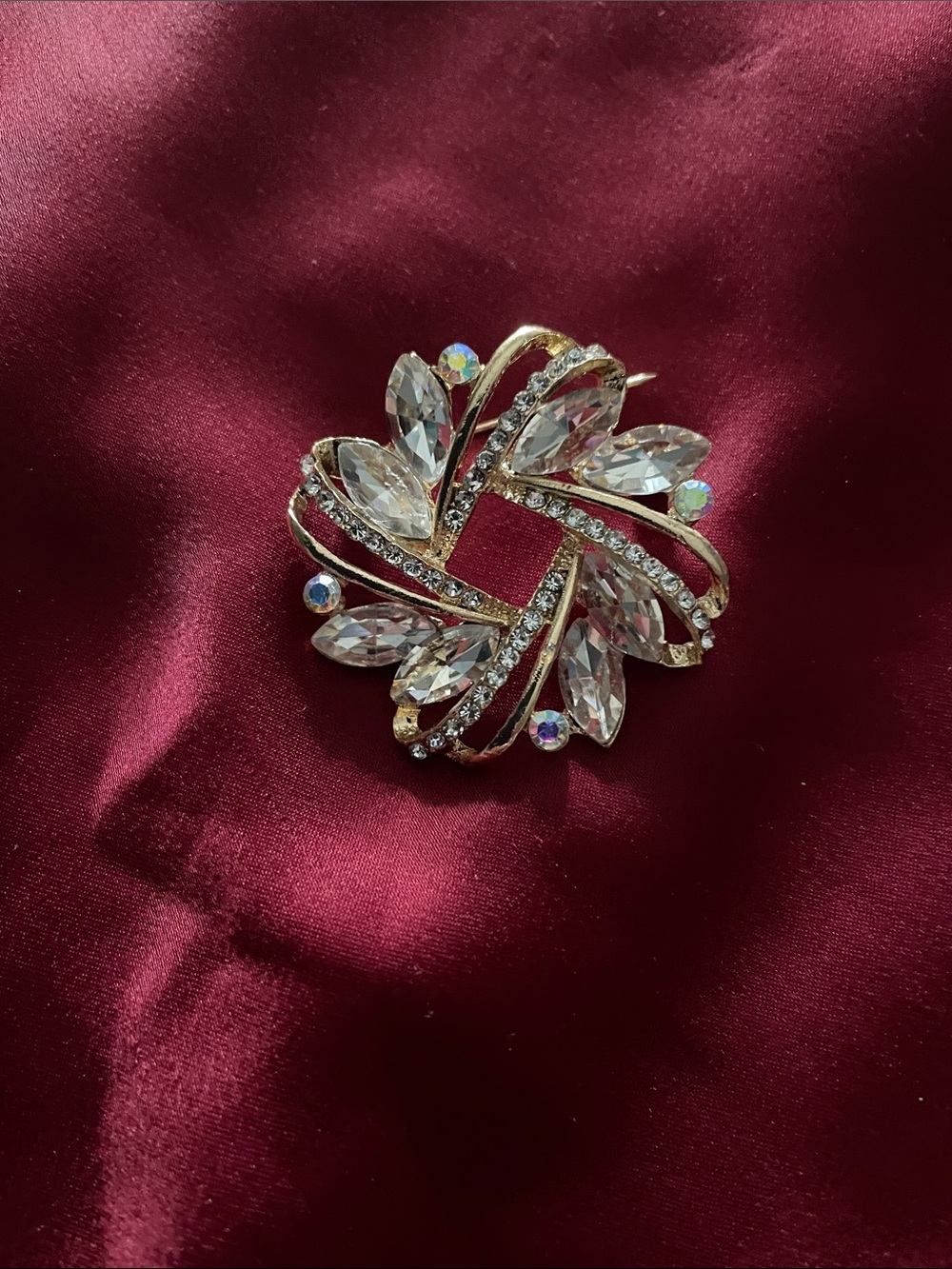 Source Unknown Gold-Tone Clear Crystal Floral Swirl Brooch - Picture 6 of 13